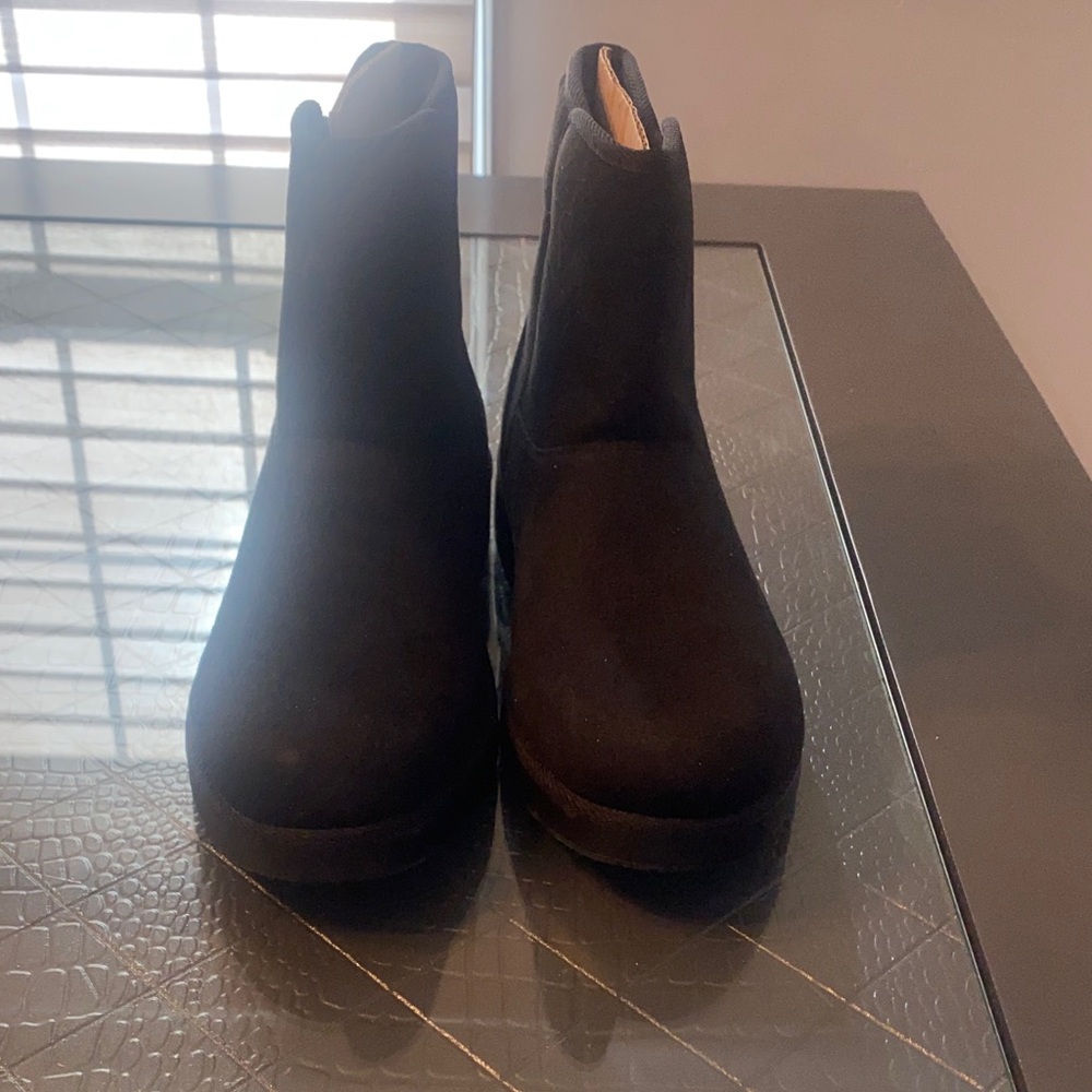 Airwalk Women's Black Ankle Booties